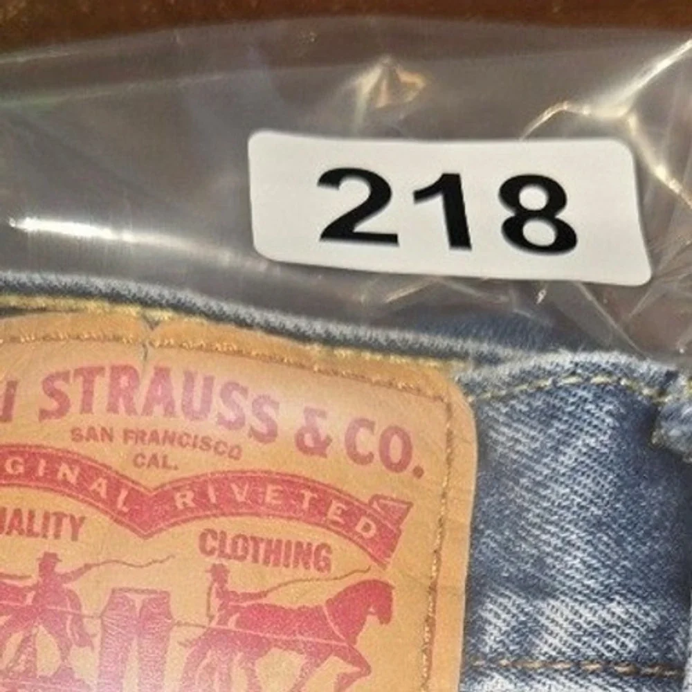 Levi's 505‎ Classic Blue Men's Jeans with Red Tag W31 L34